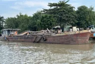 Hút cát trái phép trong đêm, 1 tàu bị bắt trên sông Lạch Tray