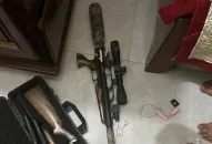 Bắt 2 đối tượng chế tạo, mua bán súng quân dụng trái phép