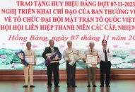 Quận ủy Hồng Bàng trao tặng Huy hiệu Đảng đợt 7/11/2023 cho 82 đảng viên