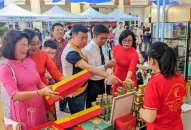 Phường Máy Tơ (quận Ngô Quyền) tổ chức “Ngày Hội giới thiệu sản phẩm” và trao hơn 50 suất quà cho các hộ dân có hoàn cảnh khó khăn