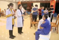 Trung tâm Kiểm soát Bệnh tật thành phố triển khai chương trình kiểm tra các thông số sức khỏe cho công nhân lao động