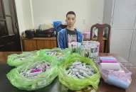 Công an quận Hồng Bàng bắt quả tang đối tượng tàng trữ, vận chuyển pháo nổ với số lượng lớn