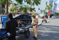 Đội Cảnh sát giao thông số 2: Xử lý nghiêm 01 xe tự chế chở sắt cây dài gây mất an toàn giao thông