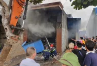 Cháy lớn thiêu rụi nhà kho chứa giày dép ở Hải Phòng
