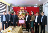 Phó Chủ tịch UBND thành phố Lê Khắc Nam thăm gia đình giáo dân tiêu biểu thuộc Giáo xứ An Hải, quận Ngô Quyền