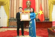 Hai học sinh được nhận Huân chương Lao động hạng Nhất