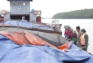 BĐBP bắt giữ tàu chở hơn 1.200 tấn than không rõ nguồn gốc
