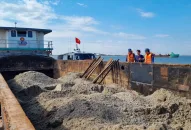 Bộ Tư lệnh Vùng Cảnh sát biển 1 tạm giữ phương tiện chở 400m³ cát không rõ nguồn gốc