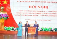 Phó Chủ tịch nước trao cờ thi đua của Chính phủ cho TP Hải Phòng