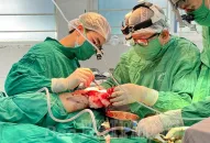 Bệnh viện hữu nghị Việt Tiệp: Phẫu thuật nối thành công ca bệnh bị đứt rời bàn chân trái