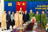 Chủ tịch UBND quận Ngô Quyền chúc Tết, giao nhiệm vụ cho Đội Cảnh sát giao thông trật tự Công an quận