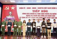 Quận Lê Chân tiếp xúc, tặng quà công dân chuẩn bị nhập ngũ năm 2024