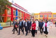 Bí thư Thành ủy Lê Tiến Châu thăm, chúc mừng tập thể và cá nhân tiêu biểu ngành Y tế thành phố