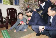 Phó Bí thư Thường trực Thành ủy thăm, tặng quà Làng nuôi dạy trẻ mồ côi Hoa Phượng nhân dịp Tết Nguyên đán Giáp Thìn năm 2024