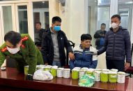 Hơn 17kg ma túy tổng hợp ngụy trang trong hộp phô mai theo đường hàng không vào Việt Nam