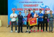 Đội tuyển thị trấn Cát Bà vô địch Giải bóng chuyền nam huyện Cát Hải năm 2024