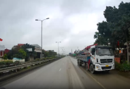 Trạm Cảnh sát giao thông An Hưng: Xử lý một xe ô tô tải có gắn cẩu đi ngược chiều trên đường có biển “Cấm đi ngược chiều”