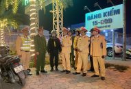 Phó Giám đốc Công an thành phố kiểm tra, động viên CBCS tuần tra kiểm soát, xử lý vi phạm trên tuyến Quốc lộ 10