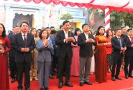 Lãnh đạo thành phố dâng hương tại Lễ hội truyền thống Nữ tướng Lê Chân năm 2024