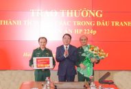 Phó Chủ tịch Lê Khắc Nam chúc mừng và khen thưởng chuyên án HP 224p của Bộ Chỉ huy Bộ đội Biên phòng thành phố