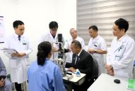 Tổ chức Phòng chống Mù lòa Châu Á – APBA khám, hội chẩn và phẫu thuật miễn phí tại Bệnh viện Mắt Hải Phòng