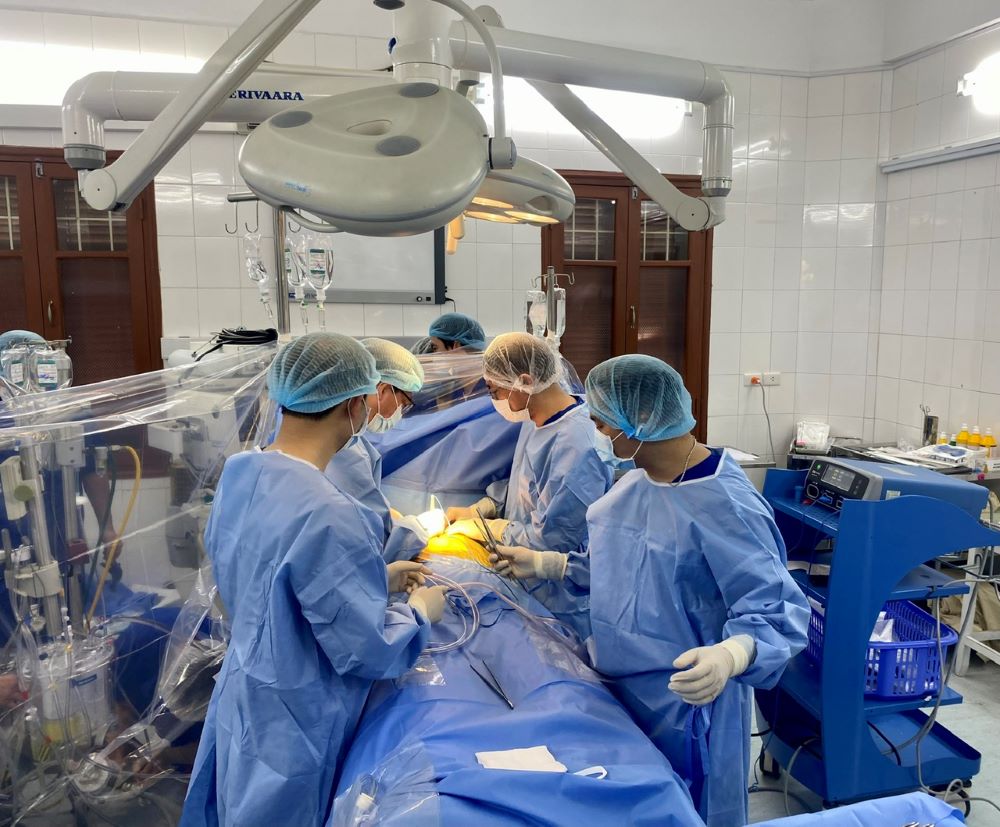 Bệnh viện Hữu nghị Việt Tiệp: Thực hiện thành công ca phẫu thuật tim hở cho nữ người bệnh 67 tuổi