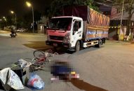 Va chạm với xe tải, người phụ nữ đi xe đạp ở Hải Phòng tử vong