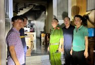 Công an quận Hồng Bàng cứu được một người trong đám cháy ở phường Sở Dầu