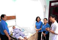 Trợ cấp đột xuất nam công nhân Hải Phòng đứt lìa 2 tay khi đang làm việc