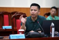 Không nhấn link lạ vẫn bị chiếm quyền điện thoại