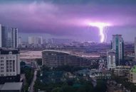 Miền Bắc mưa to gió lớn, hơn 10 nghìn lượt sét đánh sáng nay