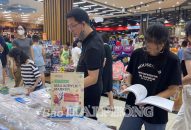 Đồ dùng học tập cho học sinh trước thềm năm học mới: Người tiêu dùng chuộng “hàng nội”