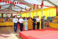 Dâng hương tưởng nhớ các Anh hùng Liệt sĩ tại Nghĩa trang Liệt sĩ quận Ngô Quyền