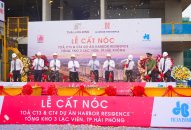 Đồng chí Trần Lưu Quang, Trưởng Ban Kinh tế Trung ương dự Lễ cất nóc tòa nhà Chung cư CT 3A và CT 4B thuộc Dự án Khu nhà ở xã hội tại Tổng kho 3 Lạc Viên và Khánh thành Phà BayView Cát Bà