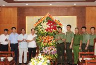 Bí thư Thành ủy thăm, chúc mừng Công an thành phố nhân dịp kỷ niệm 79 năm Ngày truyền thống lực lượng Công an nhân dân