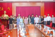 Bí thư Thành ủy gặp mặt cựu học sinh miền Nam