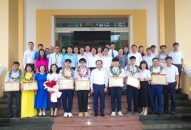 Tặng thưởng hơn 2,7 tỷ đồng cho cán bộ, giáo viên và học sinh đạt thành tích tại các Kỳ thi Olympic khu vực và quốc tế năm 2024