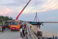 Hải Phòng cẩu tàu thuyền lên bờ, “thần tốc” chống bão số 3