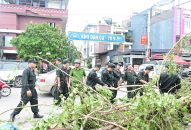 Phòng Cảnh sát cơ động Công an thành phố: Giúp dân khắc hậu quả bão số 3