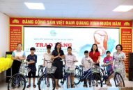 Trao tặng xe đạp và hỗ trợ kinh phí cho trẻ em mồ côi có hoàn cảnh khó khăn trên địa bàn quận Lê Chân