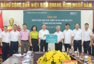 Ủy ban MTTQ Việt Nam thành phố tiếp nhận ủng hộ Nhân dân thành phố khắc phục Bão số 3 từ Ngân hàng BIDV và Tập đoàn địa ốc Bảo Tín Minh Châu