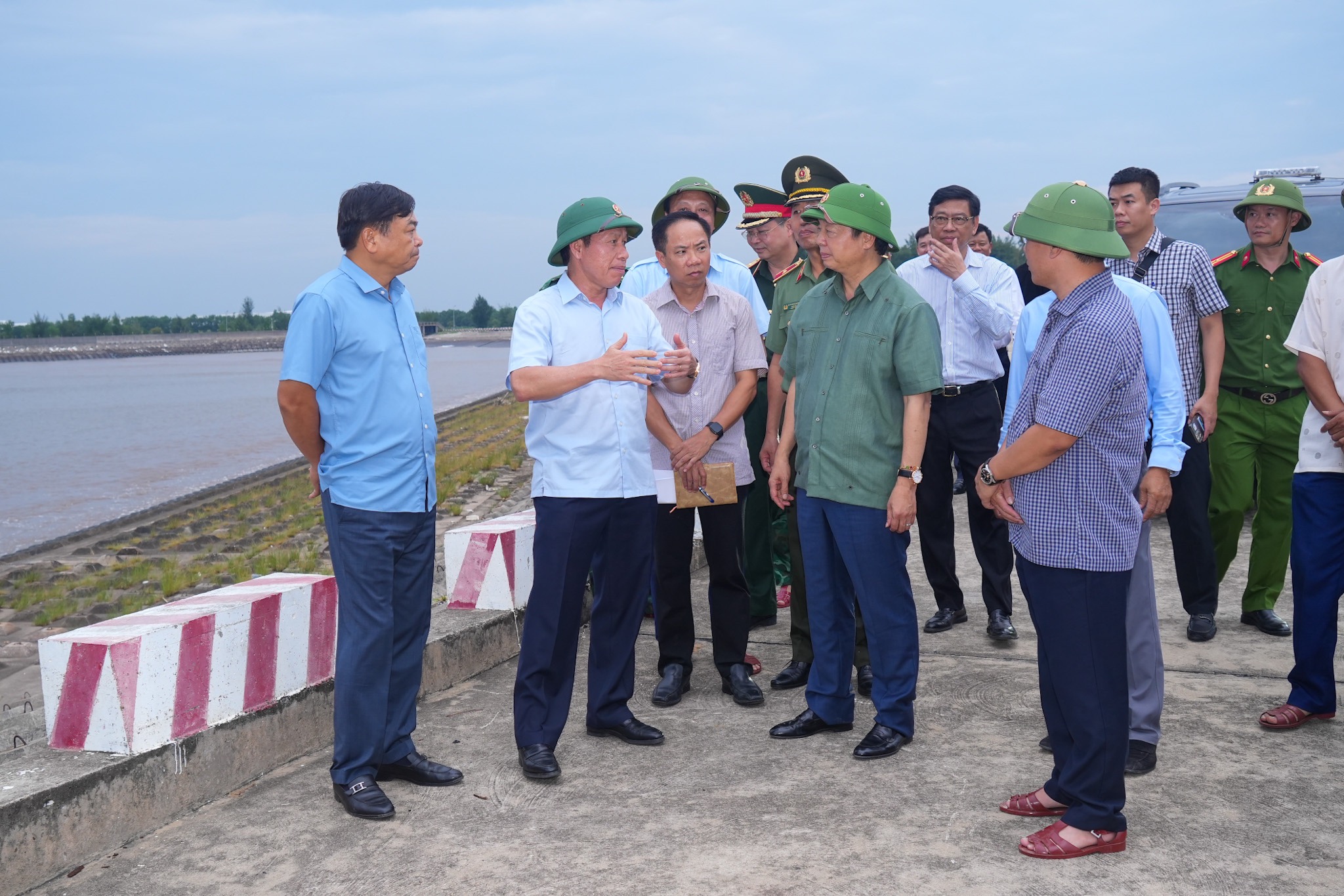 Phó Thủ tướng Chính phủ Trần Hồng Hà kiểm tra công tác phòng chống bão YAGI tại Hải Phòng