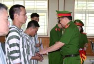 Công bố Quyết định đặc xá của Chủ tịch nước cho 13 phạm nhân tại Trại tạm giam Công an thành phố