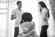 Đề xuất phạt 10 triệu đồng nếu vợ chồng ép nhau ra khỏi nhà