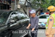 Ra quân xử lý vi phạm dừng đỗ xe tại một số quận trung tâm