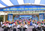 Nâng cao kiến thức, kỹ năng tham gia giao thông an toàn cho học sinh, gia đình