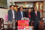 Đồng chí Bí thư Thành ủy Lê Tiến Châu thăm, chúc Tết các đồng chí nguyên lãnh đạo thành phố qua các thời kỳ