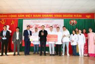 Phó Bí thư Thường trực Thành ủy thăm, tặng quà, chúc Tết các tập thể, cá nhân tiêu biểu trên địa bàn thành phố nhân dịp Tết Nguyên đán Ất Tỵ năm 2025