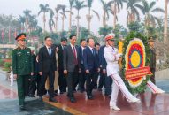 Lãnh đạo thành phố dâng hương tưởng niệm các Anh hùng liệt sĩ