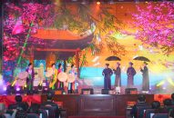 Thường trực Thành ủy tiếp xúc các Giáo sư, Nhà giáo, Văn nghệ sĩ có thành tích xuất sắc năm 2024